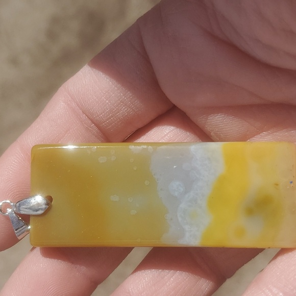 New Yellow Onyx Druzy Geode Agate Oblong Pendant. - Picture 3 of 16